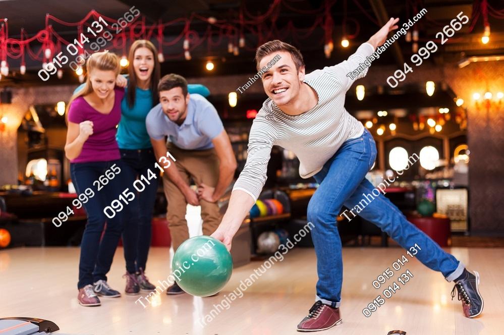Tranh dán tường người chơi bowling đẹp 229721486
