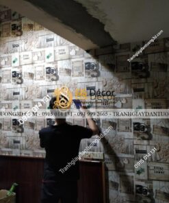 Giấy dán tường họa tiết giả gỗ kiểu retro 3D055 thi công