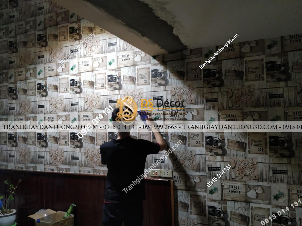 Giấy dán tường họa tiết giả gỗ kiểu retro 3D055 thi công
