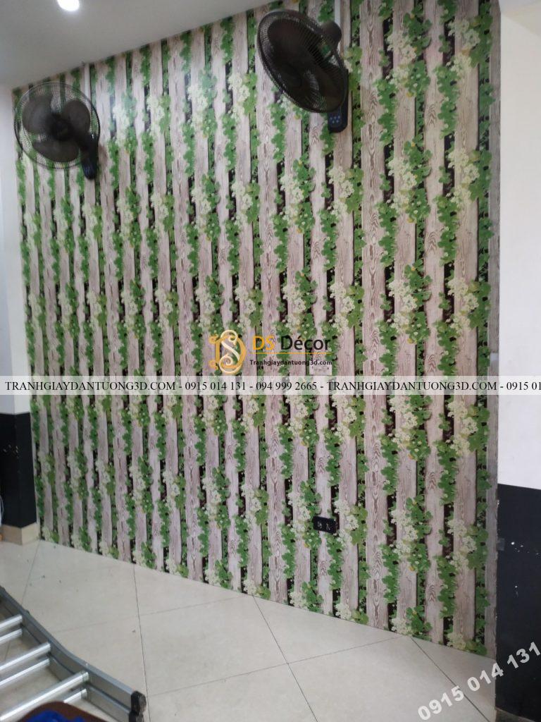 Thi công giấy dán tường dây leo tiệm nail