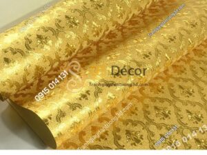 Giay-dan-tuong-nen-vang-phong-cach-hoang-gia-3D112-02