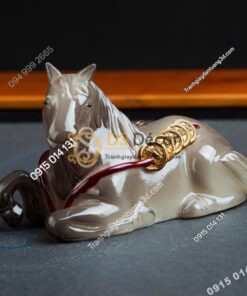 Tượng ngựa nằm phát tài đổi màu độc đáo DTT07 trước khi đổ nước