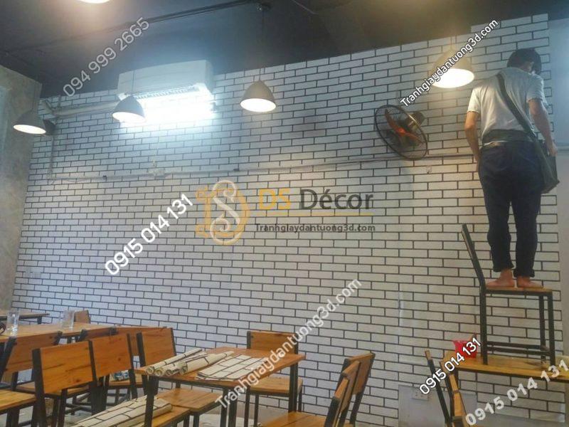 Giấy dán tường gạch trắng viền đen trang tri quán ăn