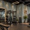 Giấy dán tường xanh xám hiệu ứng gỉ sét trang trí xung quanh phòng gym sk21861